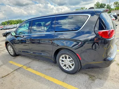 2023 CHRYSLER VOYAGER LX, фото 2, лот 10867221