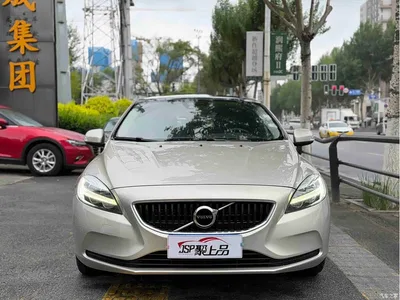2017 Volvo V40 T3 Inscription, фото 2, лот 10354321