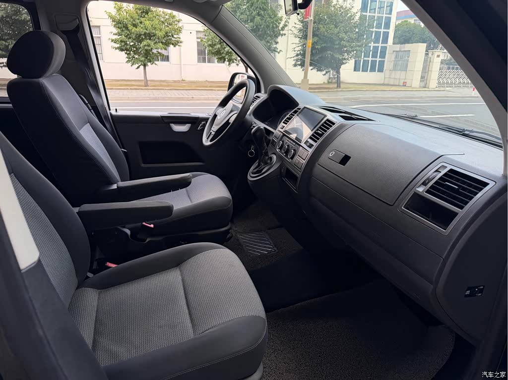 2014 Volkswagen Caravelle 2.0TSI 4WD Comfort Edition, фото 4, лот 10699449