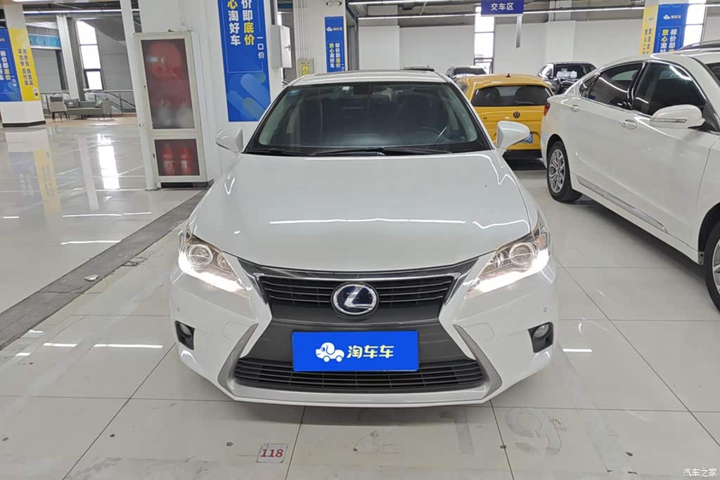 2014 Lexus CT CT200h Comfort Monochrome, фото 2, лот 11202666