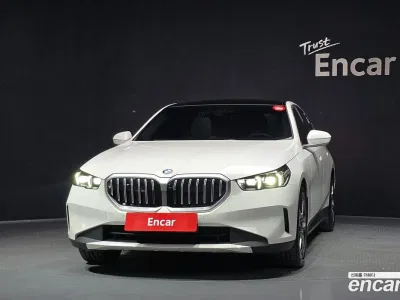 2025 BMW 5-Series 520i, фото 3, лот 10057836