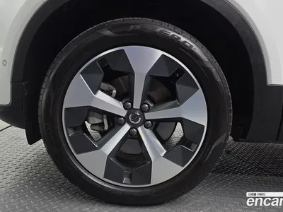2024 Volvo XC40 B4 Ultimate Bright, фото 4, лот 10129070
