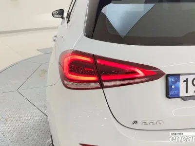 2020 Mercedes-Benz A-Class A220 Hatchback, фото 4, лот 10041767