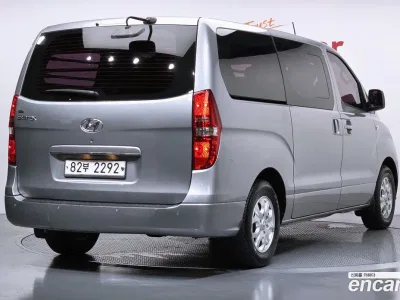 2015 Hyundai Starex 5-Seater VAN, фото 1, лот 10191953