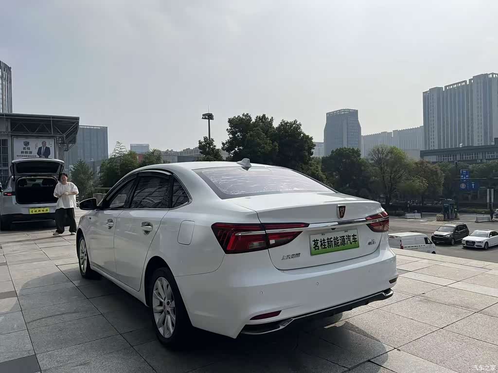 2017 Roewe i6 New Energy 45T Hybrid Connected Smart Enjoyment Edition, фото 4, лот 11210612
