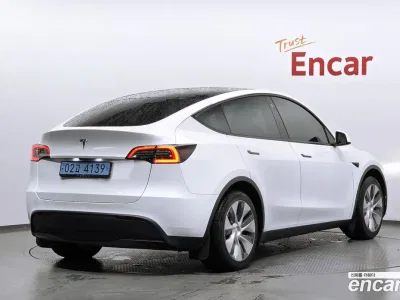 2024 Tesla Model Y RWD, фото 2, лот 10218789