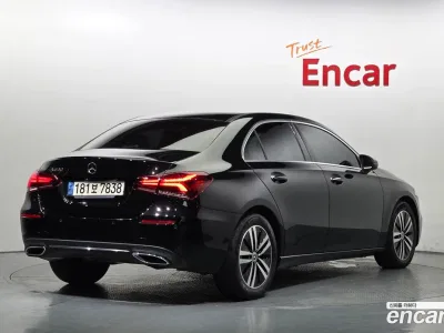 2021 Mercedes-Benz A-Class A220 Sedan, фото 2, лот 10178139