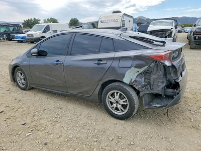 2016 TOYOTA PRIUS THREE, фото 2, лот 10523535