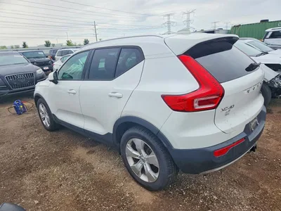 2020 VOLVO XC40 T4 MOMENTUM, фото 2, лот 10669872