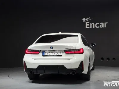 2023 BMW 3-Series 320i M Sport, фото 4, лот 10225198