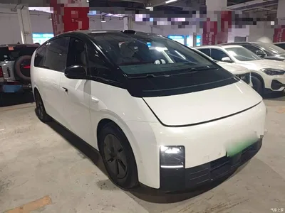 2025 Li Auto MEGA Ultra Smart Renewal Edition, фото 4, лот 10388333