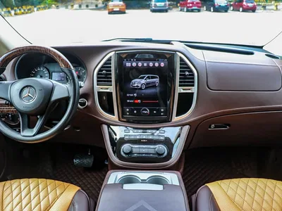2018 Mercedes-Benz V-Class (Import) Model Night Edition, фото 4, лот 10302590