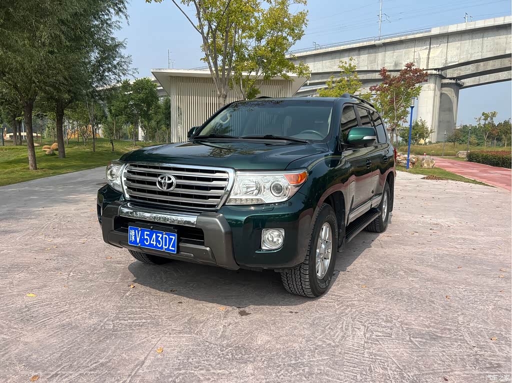 2012 Toyota Land Cruiser 4.0L Automatic VX, фото 1, лот 11180656
