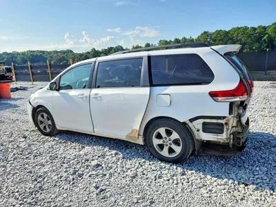 2014 TOYOTA SIENNA LE, фото 2, лот 10534358