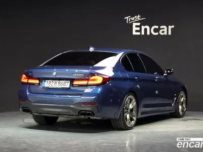 2021 BMW 5-Series M550i xDrive, фото 1, лот 10066533