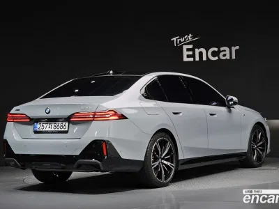 2025 BMW 5-Series 530i xDrive M Sport, фото 2, лот 10213505