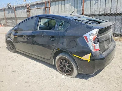 2015 TOYOTA PRIUS TWO, фото 2, лот 10559166