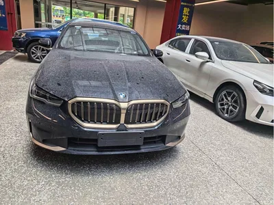2025 BMW 5 Series 530Li Premium Luxury Package, фото 2, лот 10676011