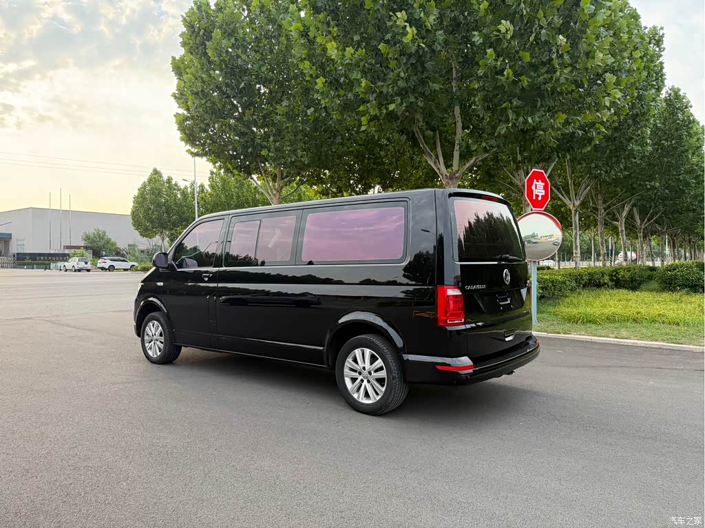 2016 Volkswagen Caravelle 2.0TSI AWD Comfort 9-Seater, фото 4, лот 10476824