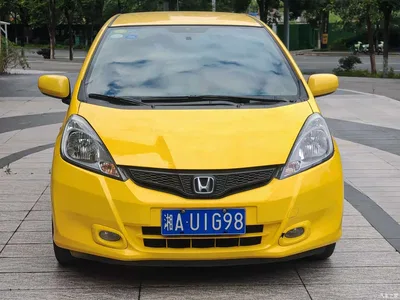 2011 Honda Fit 1.3L Manual Comfort, фото 2, лот 10426288