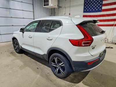 2023 VOLVO XC40 CORE, фото 2, лот 10874870
