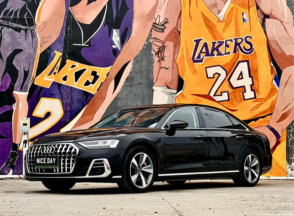 2022 Audi A8 New Energy A8L 60 TFSIe quattro Collector's Edition, фото 1, лот 10471559