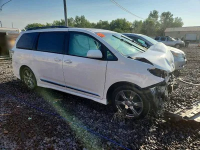 2017 TOYOTA SIENNA SE, фото 4, лот 10510209