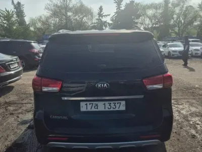 2015 Kia Canival 9-seater Luxury, фото 3, лот 10226069
