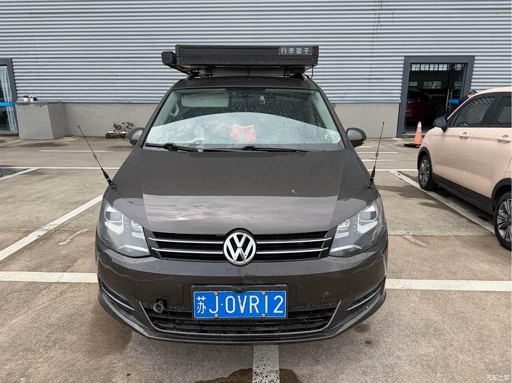 2013 Volkswagen Sharan 2.0TSI Luxury, фото 2, лот 10477052
