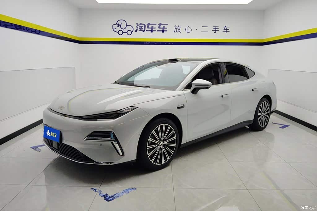 2025 Geely Galaxy Galaxy Xingyao 8 130km EM-P Starship Edition, фото 1, лот 11230959