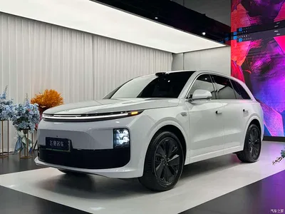 2025 Li Auto L6 Max Smart Renewal Edition, фото 1, лот 10446271