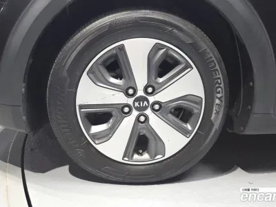 2017 Kia Niro Prestige, фото 4, лот 10075443