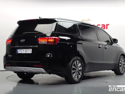 2017 Kia Canival 9-seater Luxury, фото 2, лот 10520353