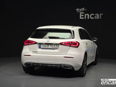 2021 Mercedes-Benz A-Class A220 Hatchback, фото 3, лот 10040175