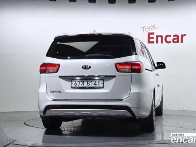 2015 Kia Canival 9-seater Prestige, фото 4, лот 10395543