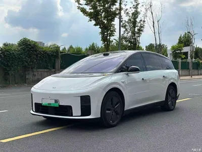 2025 Li Auto Li i8 Standard Edition, фото 1, лот 10825257