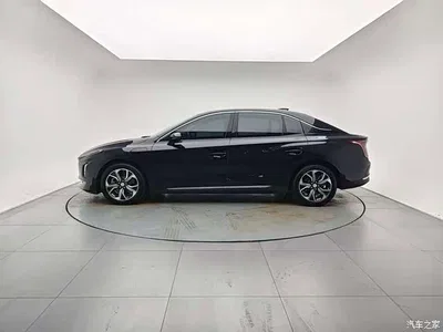 2023 Hongqi E-QM5 Basic Travel Edition, фото 2, лот 10287587