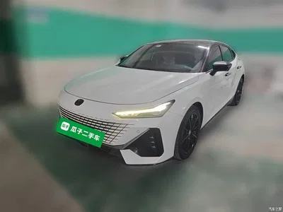 2022 Changan UNI-V 1.5T Premium Model, фото 1, лот 10256270