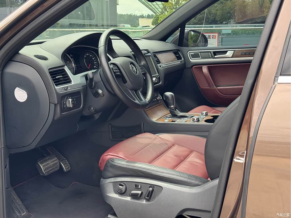 2014 Volkswagen Touareg 4.2L Standard, фото 4, лот 11139279