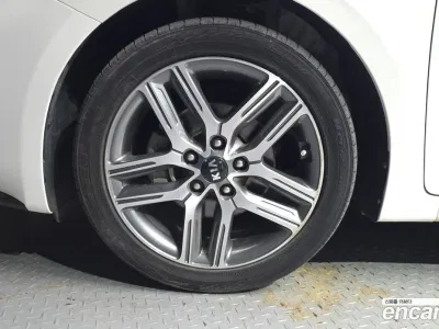 2019 Kia K3 Luxury, фото 3, лот 10038869