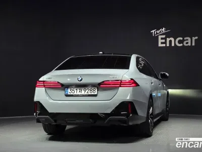 2024 BMW 5-Series 530i xDrive M Sport, фото 4, лот 10179188
