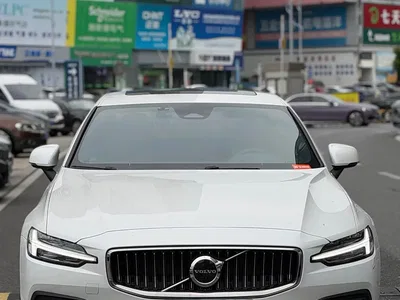 2025 Volvo S60 B4 Smart Elite Luxury Edition, фото 2, лот 11081845