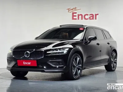 2020 Volvo V60 T5 Pro AWD, фото 1, лот 10125408