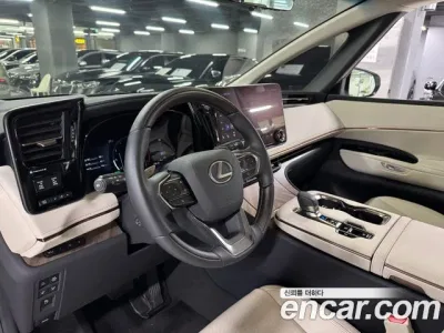 2025 Lexus LM 500h Executive, фото 4, лот 10033570