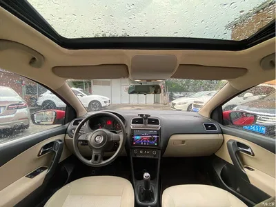 2011 Volkswagen Polo 1.6L Manual Style Edition, фото 4, лот 10464573