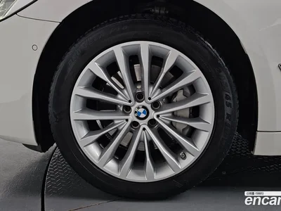 2021 BMW 5-Series 530i xDrive Luxury, фото 4, лот 10196654