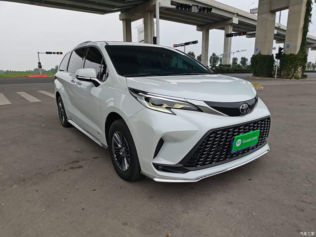 2024 Toyota Granvia 2.5L Hybrid Comfort, фото 4, лот 11221242
