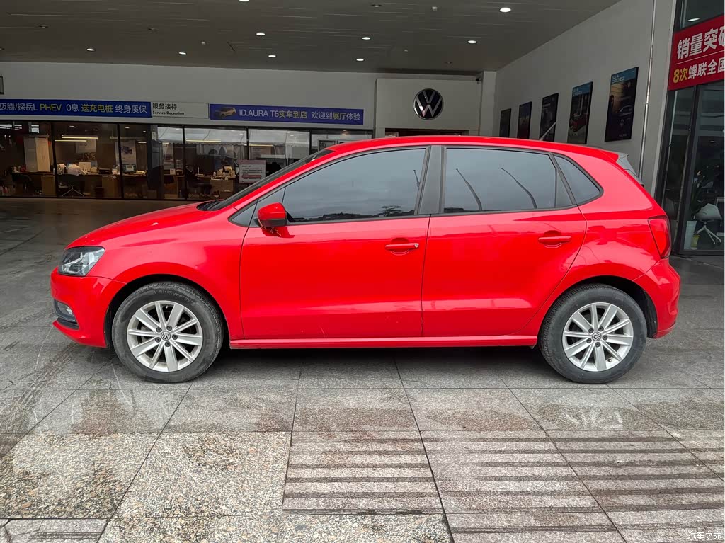 2014 Volkswagen Polo 1.6L Automatic Comfort Edition, фото 2, лот 11215218