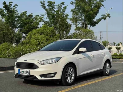 2015 Ford Focus Sedan EcoBoost 125 Automatic Super Energy Fashion, фото 1, лот 10294948