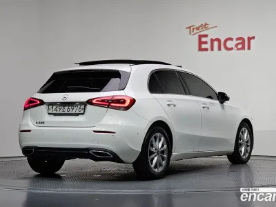2019 Mercedes-Benz A-Class A220 Hatchback, фото 2, лот 10037732